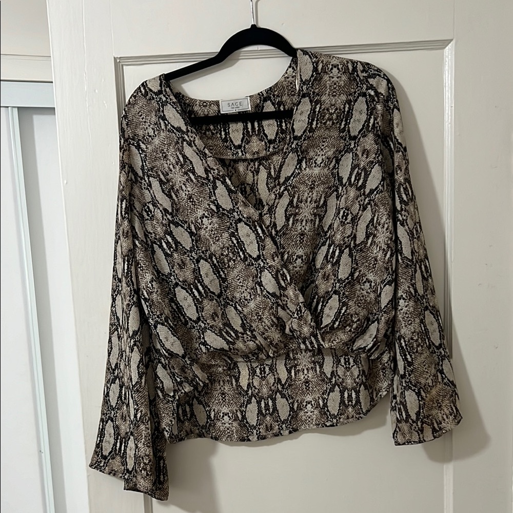 Sage Women's Snake Print Top - Black and Brown